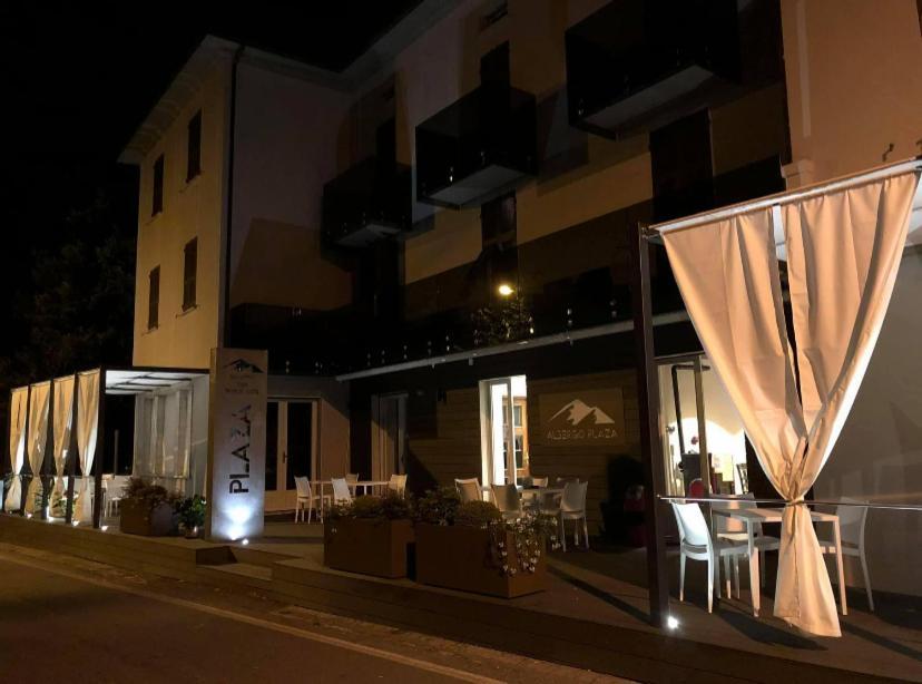 Albergo Ristorante Plaza Tornolo Exterior foto